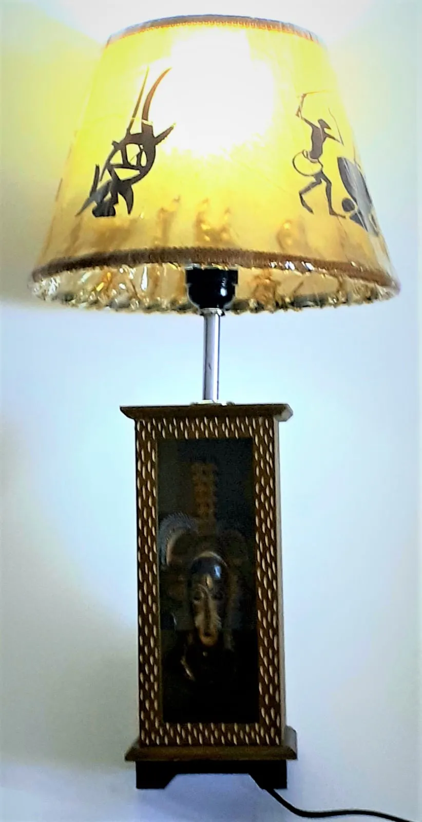 Ahşap Abajur Tılsımlı 2 Afrika Tanrısı Figürlü