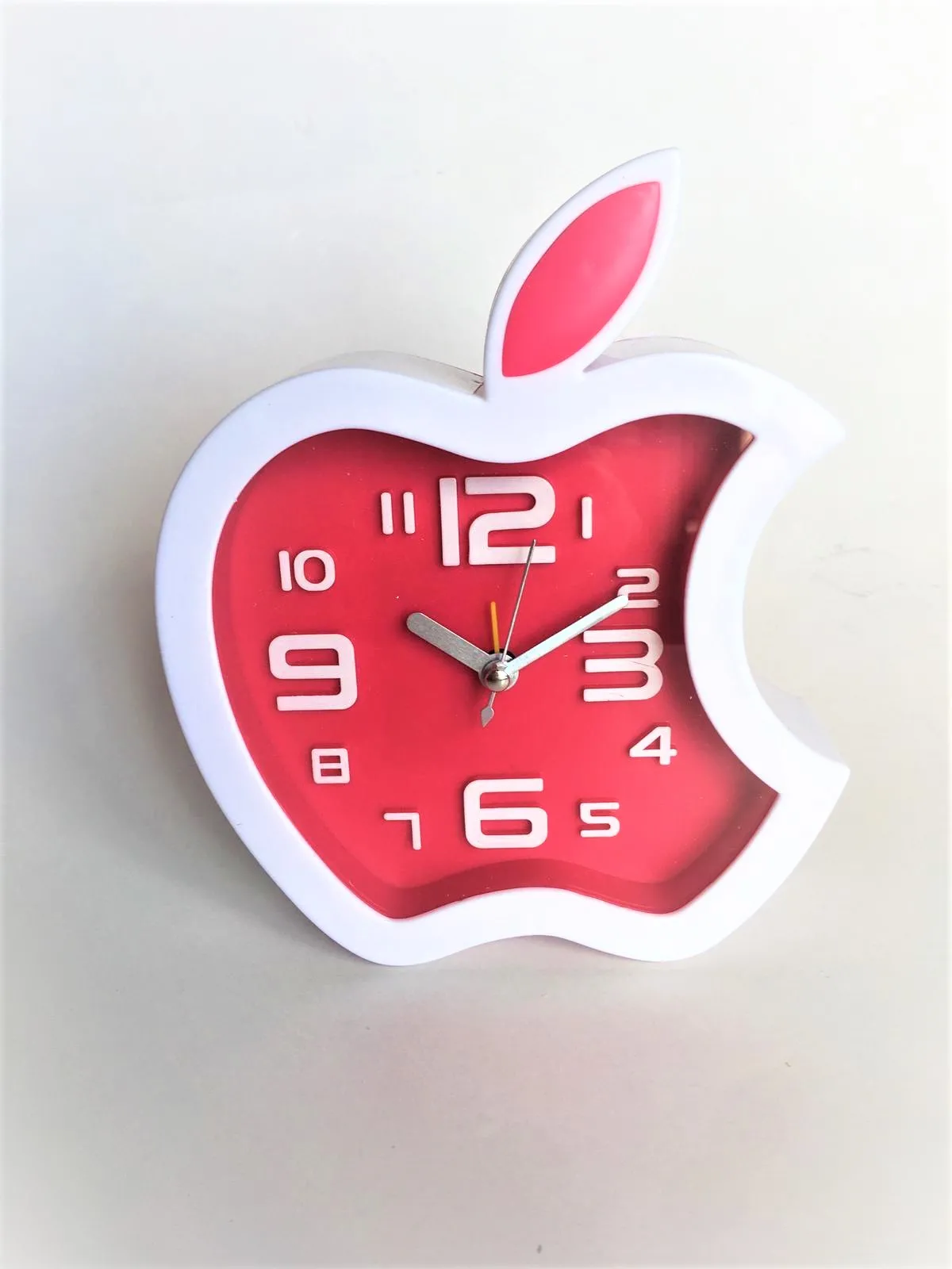 Apple Dekoratif Çalar Masa Saati Kırmızı