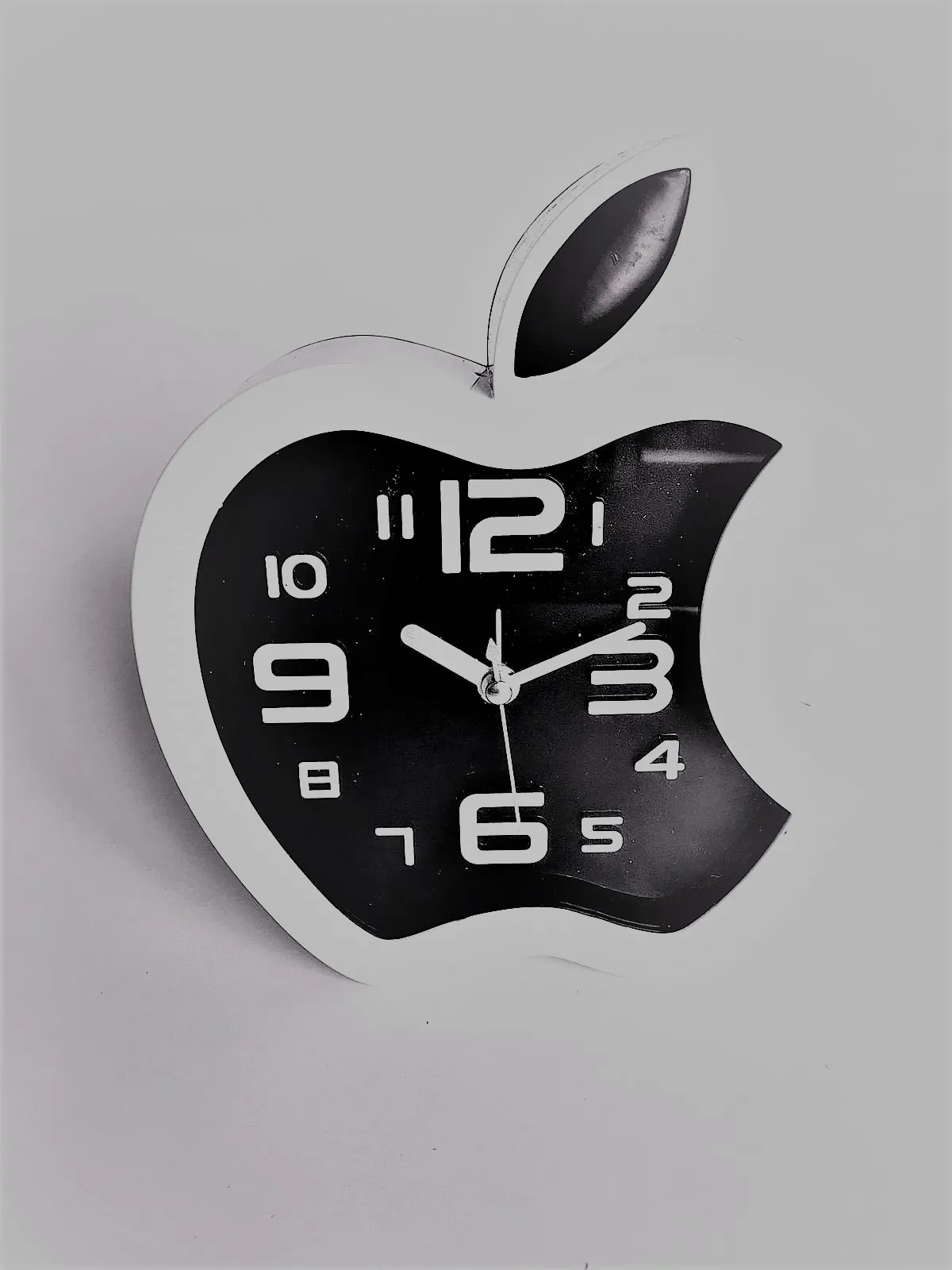 Apple Dekoratif Çalar Masa Saati Siyah