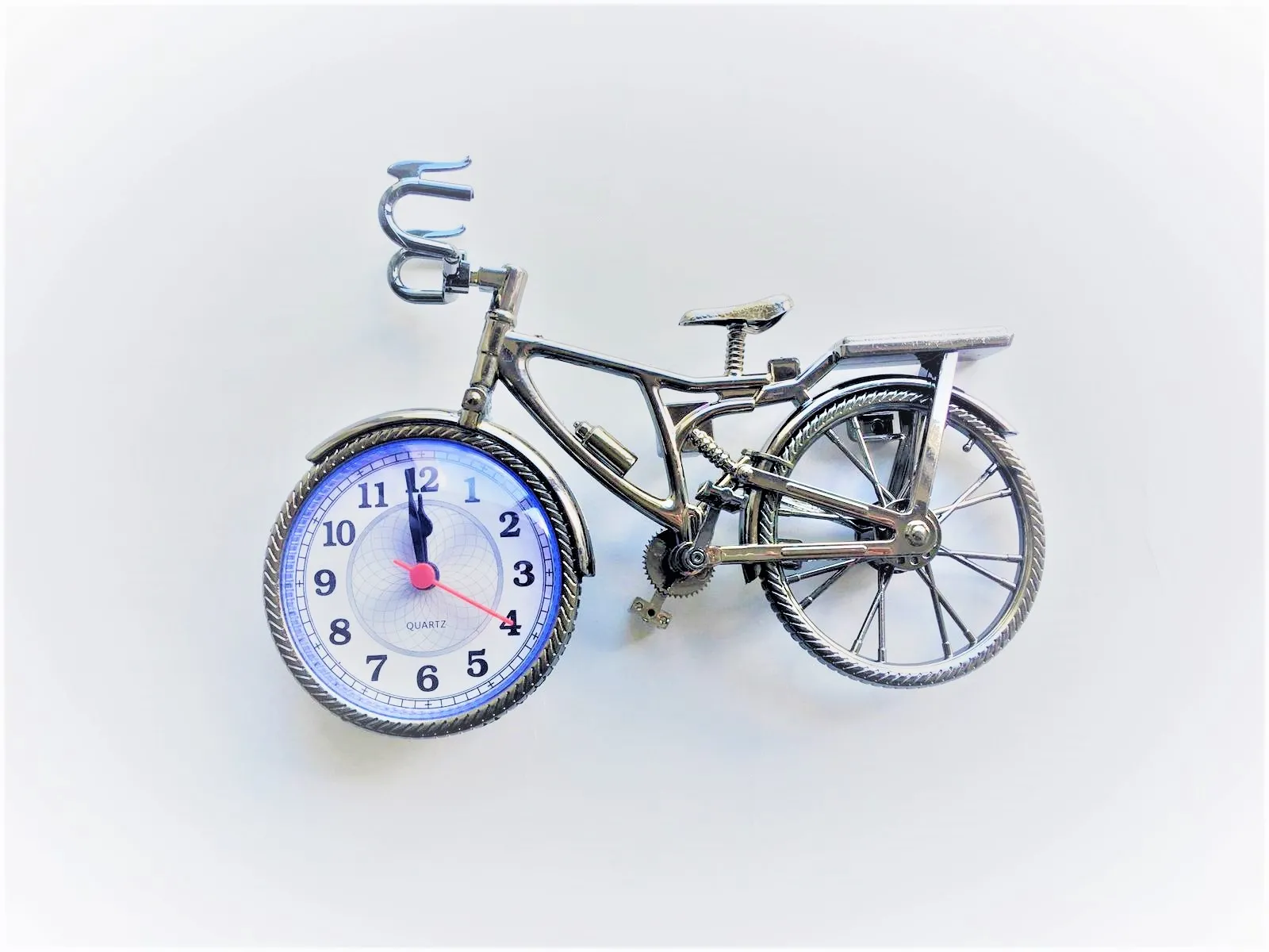 Tayfun Dekoratif Bisiklet Çalar Masa Saati